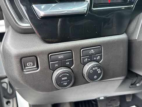 Used 2022 Chevrolet Silverado 1500 LT image 15