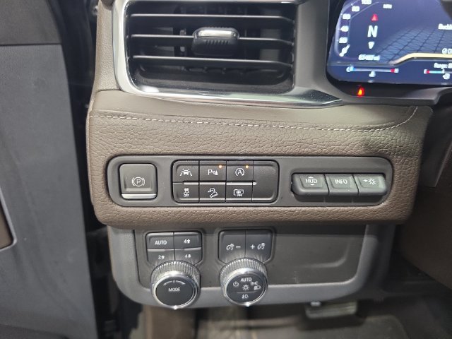 Used 2023 GMC Yukon Denali AWD/4WD image 14