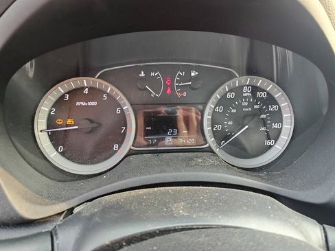Used 2015 Nissan Sentra SV w/ Style Package FWD image 9
