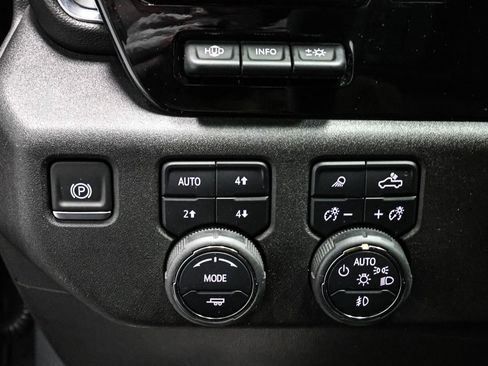 Certified 2025 Chevrolet Silverado 1500 High Country w/ Technology Package image 32