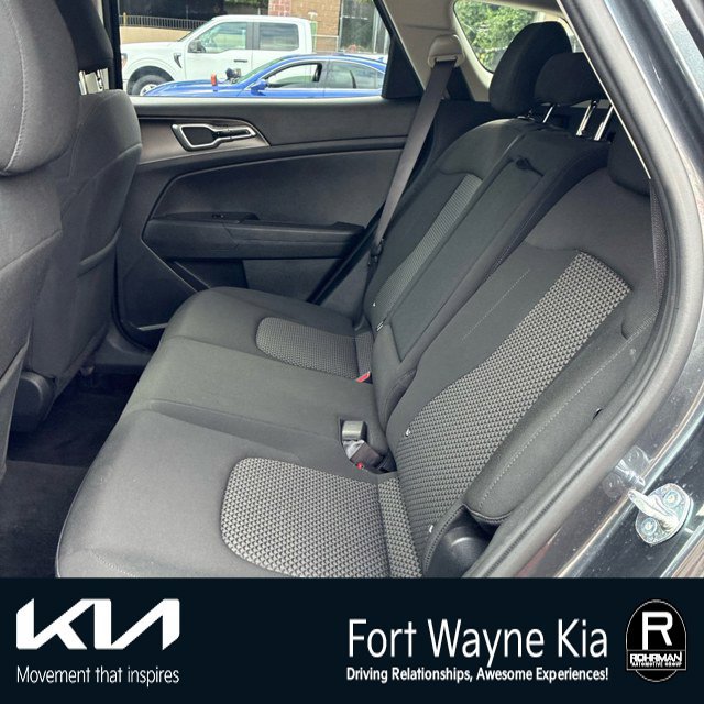Used 2026 Kia Sportage LX FWD image 8