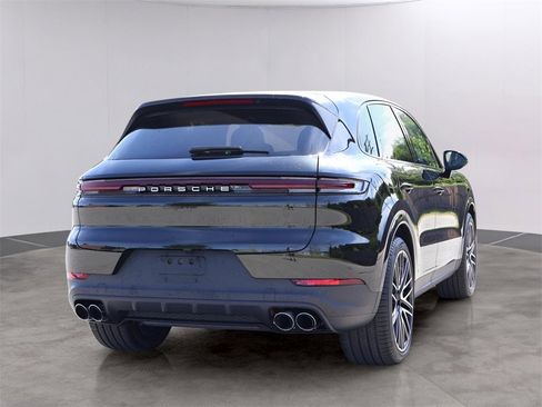 New 2025 Porsche Cayenne image 8