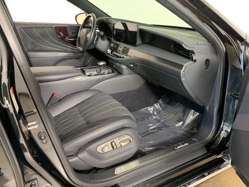 Used 2024 Lexus LS 500 AWD w/ Luxury Package image 32