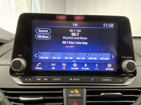 Used 2025 Nissan Altima 2.5 SV image 14