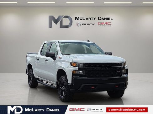 Certified 2021 Chevrolet Silverado 1500 Custom Trail Boss AWD/4WD image 1
