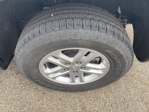 Used 2022 Jeep Grand Cherokee Laredo w/ Luxury Tech Group I image 13