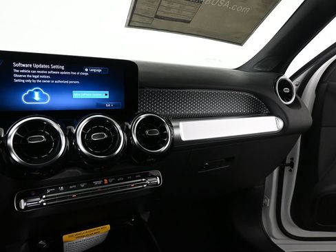 New 2026 Mercedes-Benz GLB 250 image 13