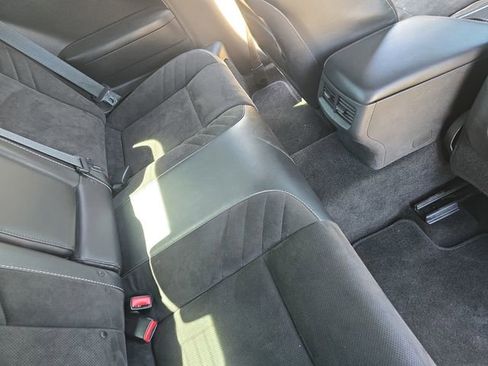 Used 2015 Dodge Challenger SRT w/ Technology Group image 11