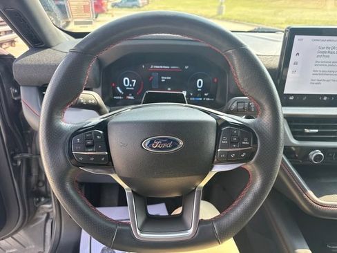 Certified 2025 Ford Explorer ST-Line AWD/4WD image 17