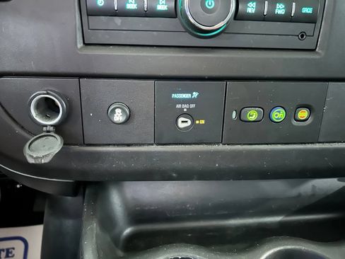 Used 2022 Chevrolet Express 2500 w/ Driver Convenience Package RWD image 24