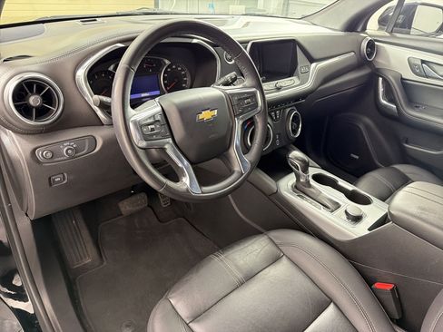 Used 2022 Chevrolet Blazer LT w/ Sound & Technology Package FWD image 4