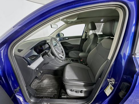 Used 2022 Volkswagen Taos SE image 13