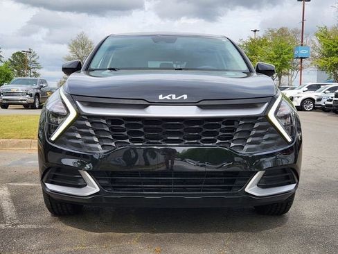 Used 2023 Kia Sportage LX image 7