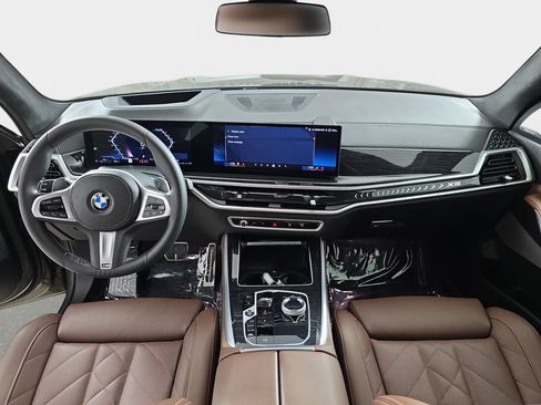 Used 2025 BMW X5 xDrive40i w/ Executive Package AWD/4WD image 12