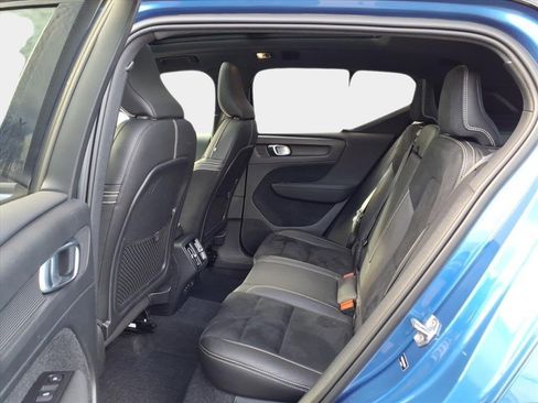 Used 2021 Volvo XC40 T5 R-Design w/ Climate Package image 10