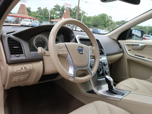 Used 2013 Volvo XC60 3.2 AWD/4WD image 25