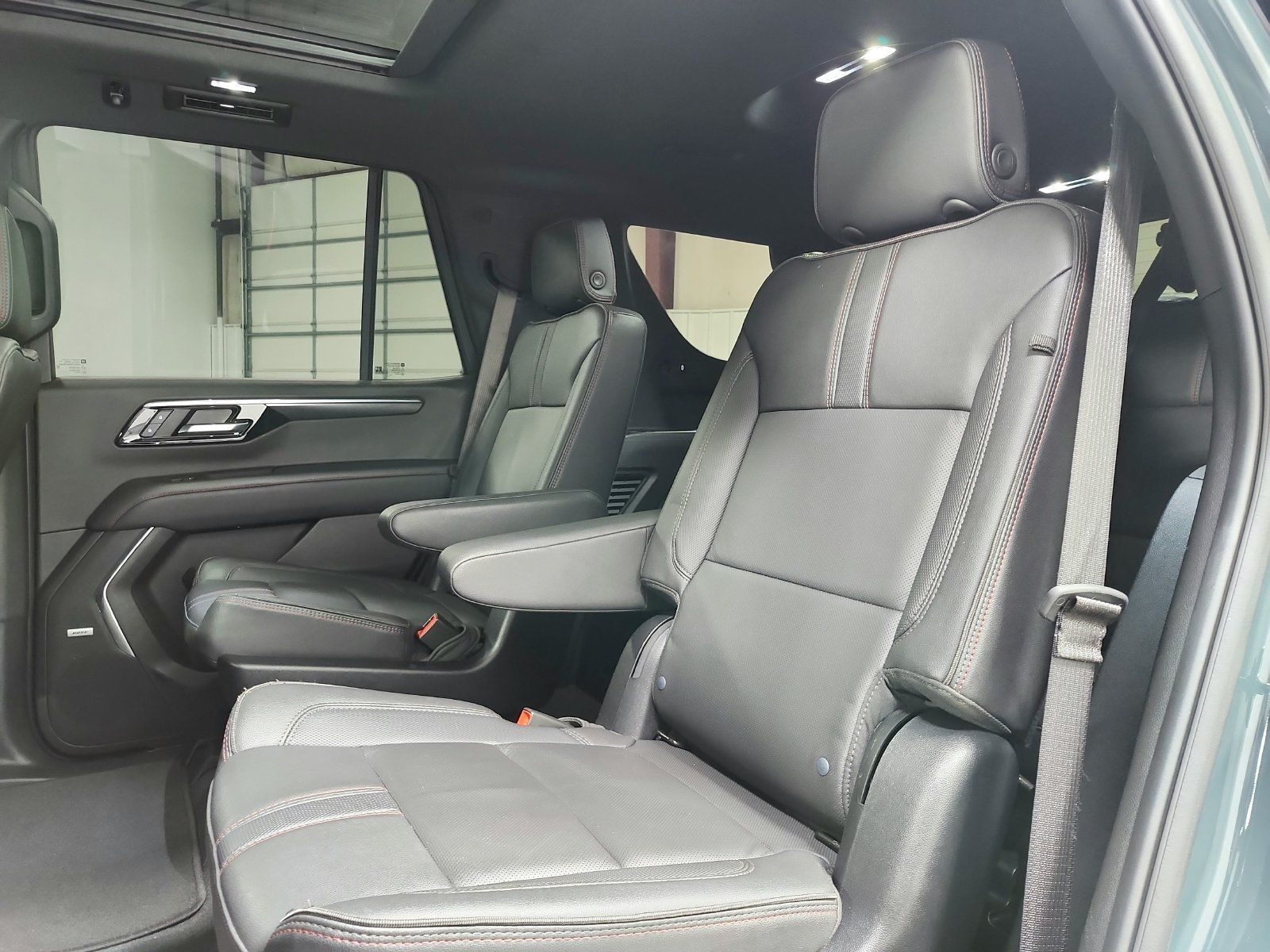 Used 2025 Chevrolet Tahoe RST RWD image 11