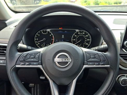 Used 2023 Nissan Altima 2.5 SV FWD image 20