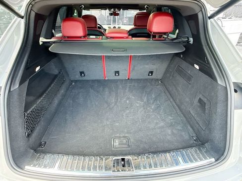 Used 2022 Porsche Cayenne image 30