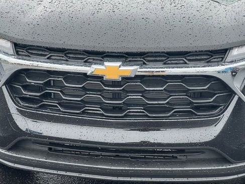 New 2026 Chevrolet Trax LS w/ LS Convenience Package FWD image 25