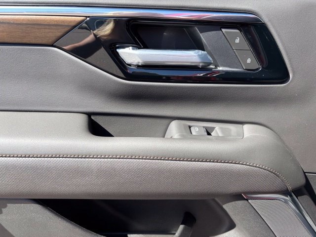 New 2026 Chevrolet Tahoe High Country AWD/4WD image 14