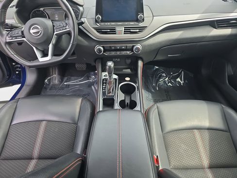 Used 2024 Nissan Altima 2.5 SR FWD image 9