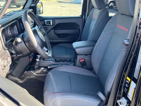 New 2025 Jeep Wrangler Unlimited Rubicon image 18