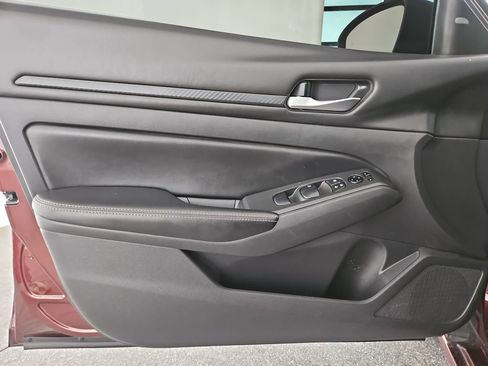 Used 2024 Nissan Altima 2.5 SV FWD image 26