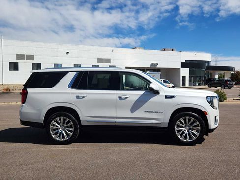 Used 2023 GMC Yukon Denali AWD/4WD image 2