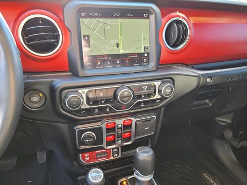 Used 2023 Jeep Wrangler Unlimited Rubicon w/ Cold Weather Group image 16