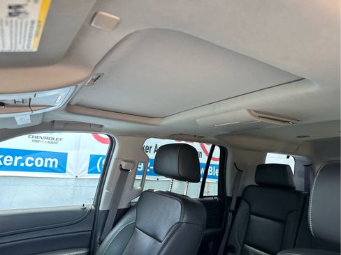 Used 2017 GMC Yukon SLT w/ Premium Edition AWD/4WD image 31