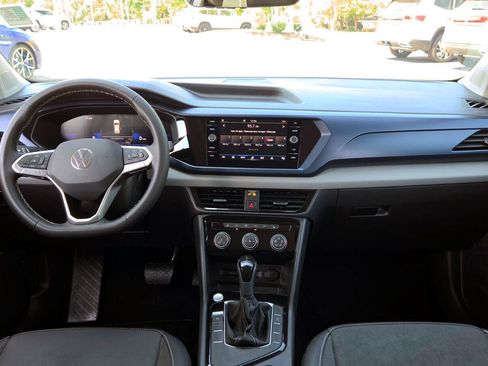 Used 2023 Volkswagen Taos SE w/ Panoramic Sunroof Package FWD image 58