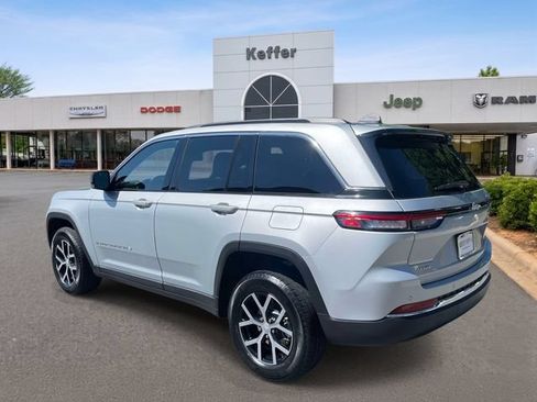 Certified 2025 Jeep Grand Cherokee Limited AWD/4WD image 4