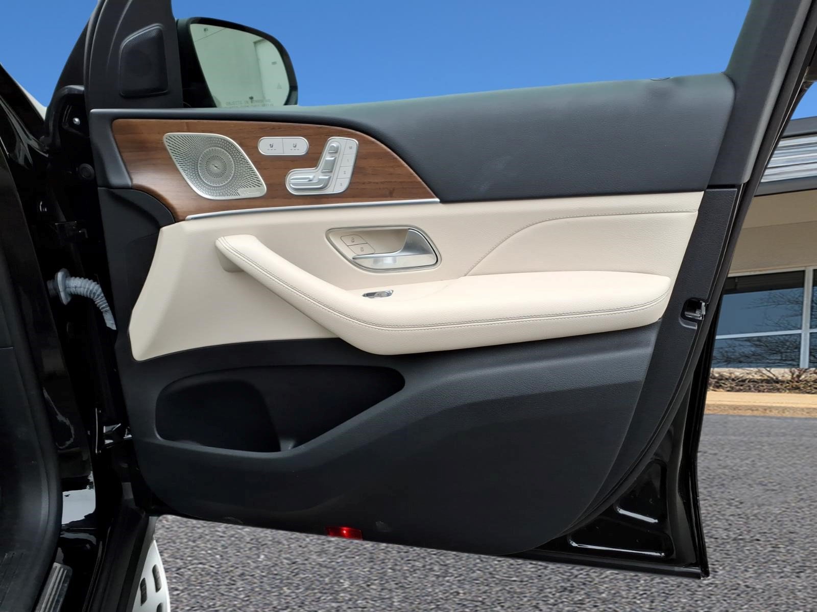 Certified 2022 Mercedes-Benz GLS 450 4MATIC image 32