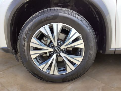 Used 2023 Nissan Rogue SV image 31