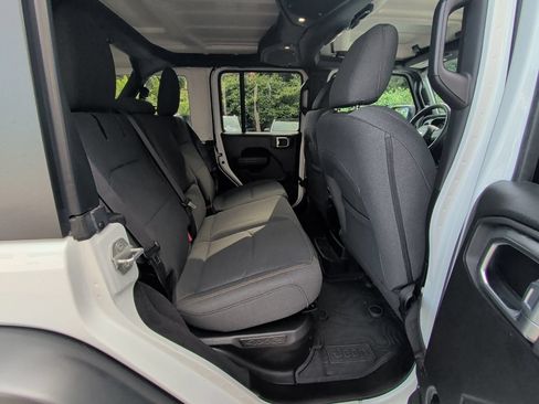 Used 2024 Jeep Wrangler Unlimited AWD/4WD image 16