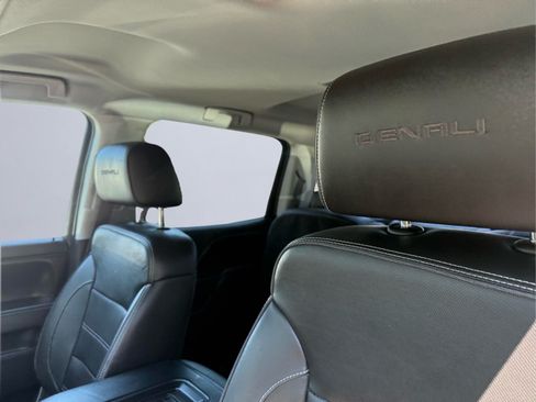 Used 2016 GMC Sierra 1500 Denali w/ Enhanced Driver Alert Package AWD/4WD image 11