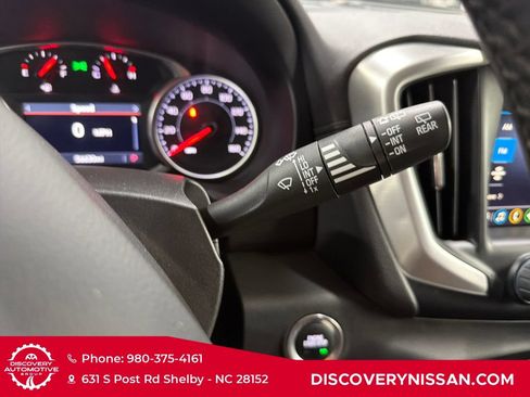 Used 2024 GMC Terrain SLT AWD/4WD image 27