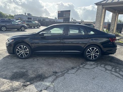 Used 2025 Volkswagen Jetta Sport FWD image 6