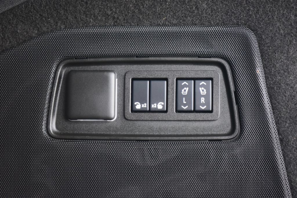 Used 2024 Cadillac Escalade Sport Platinum AWD/4WD image 24