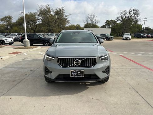 Used 2025 Volvo XC40 B5 Ultra w/ Protection Package Premier image 6