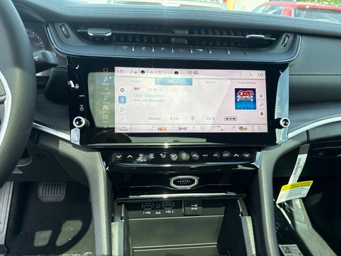 New 2026 Jeep Grand Cherokee Limited AWD/4WD image 12