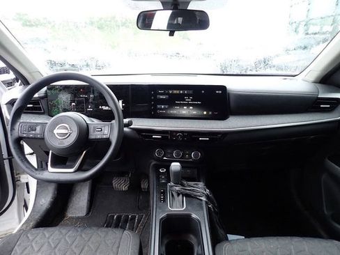 Used 2025 Nissan Kicks SV AWD/4WD image 10
