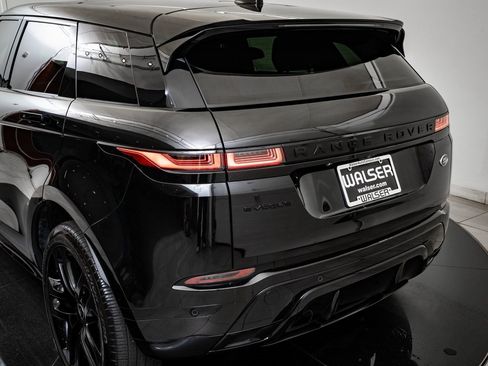 Used 2023 Land Rover Range Rover Evoque R-Dynamic SE image 18