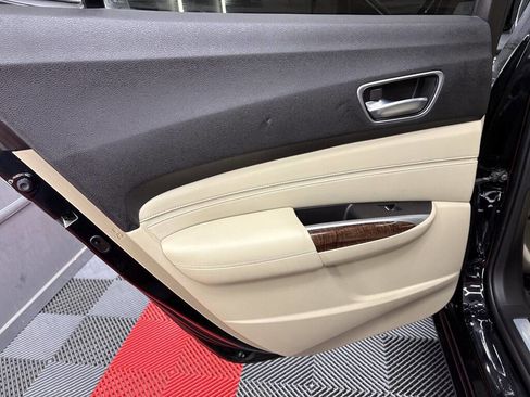 Used 2018 Acura TLX image 10