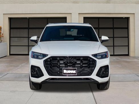 Used 2024 Audi Q5 2.0T Premium w/ Summer of Audi Package image 6