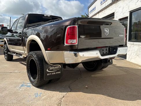 Used 2017 RAM 3500 Laramie w/ Convenience Group AWD/4WD image 2