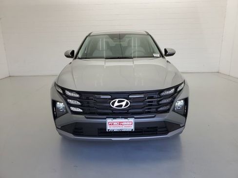 Used 2025 Hyundai Tucson SE FWD image 3