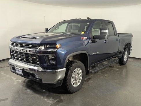 Used 2020 Chevrolet Silverado 2500 LT w/ Convenience Package image 4