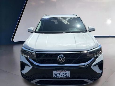 Certified 2022 Volkswagen Taos SE w/ Driver Assistance Package FWD image 6